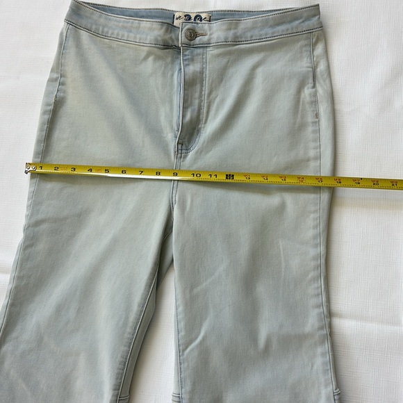 We The People Super Flare Jeans size 30 - Picture 4 of 9